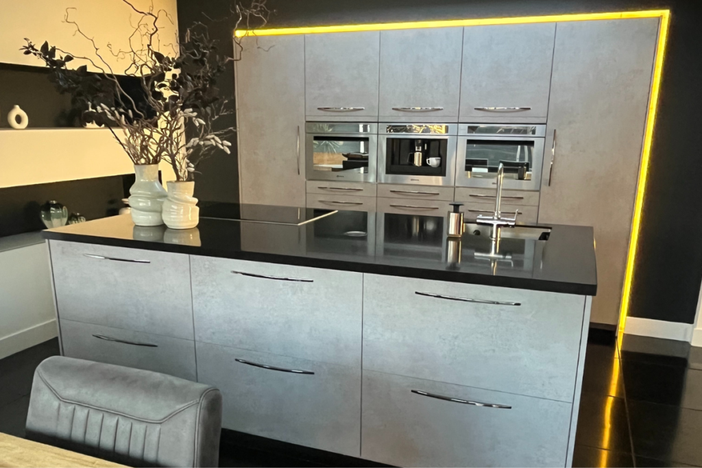 keuken gewrapt in beton look