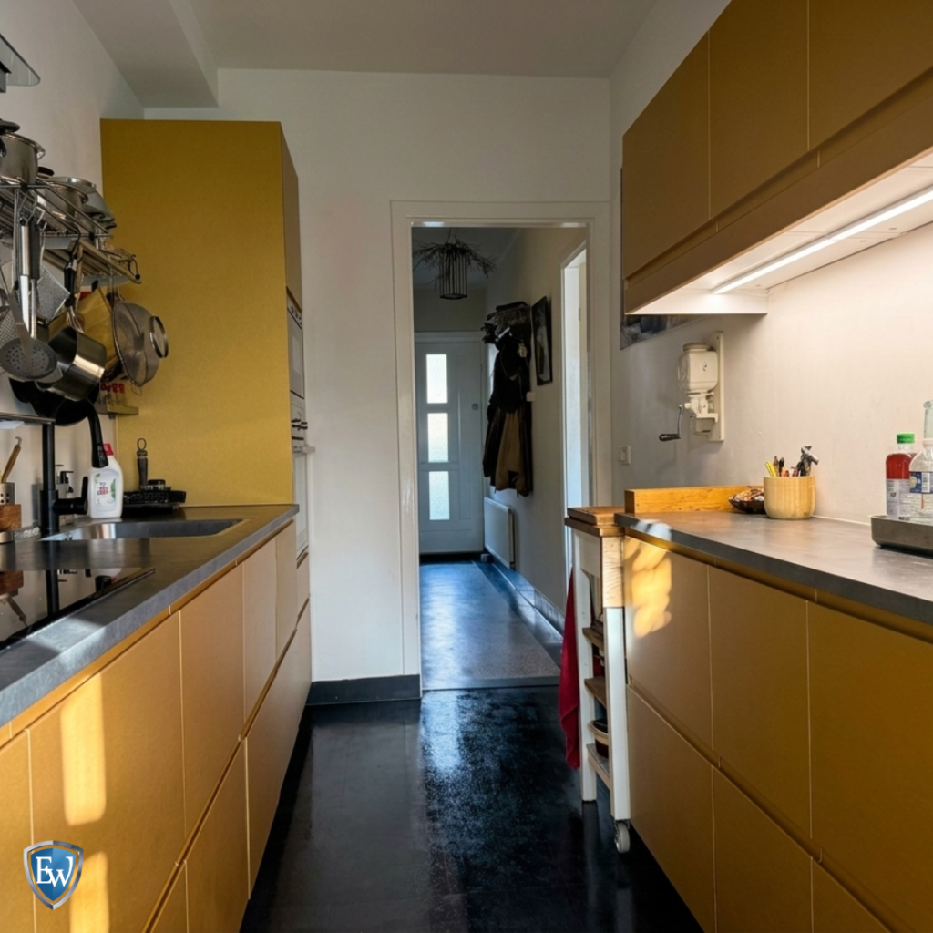keuken gewrapt in goud metallic